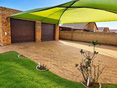 3 Bedroom House For Sale in Carletonville - qsw2.webp