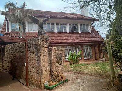 4 Bedroom House For Sale in Carletonville - YrPe.webp