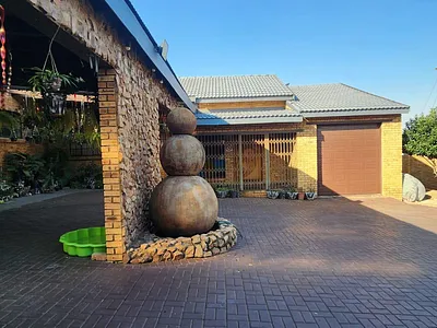 4 Bedroom House For Sale in Fochville - Pa4i.webp