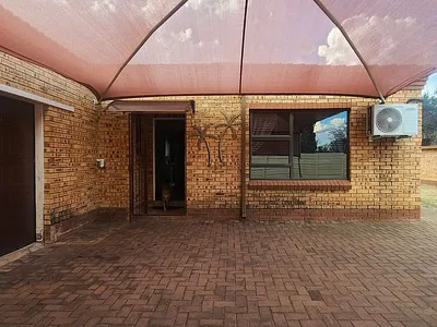 3 Bedroom Townhouse For Sale in Fochville - img