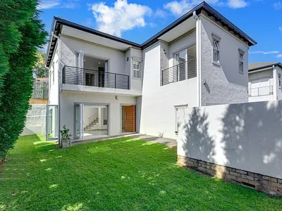3 Bedroom Townhouse For Sale in Johannesburg - r9dw.webp