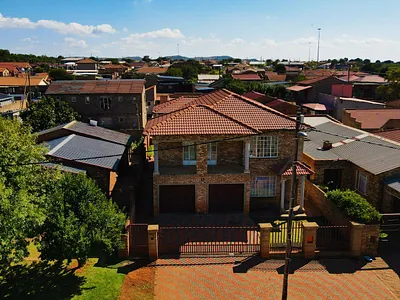 4 Bedroom House For Sale in Potchefstroom - apTl.webp