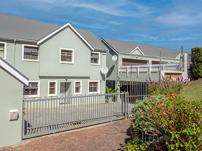 3 Bedroom Apartment To Rent in Knysna - uYPB.webp