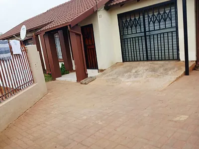 3 Bedroom House For Sale in Pretoria - 9r5K.webp