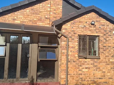 2 Bedroom House To Rent in Pretoria - IS0A.webp