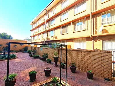 2 Bedroom Apartment For Sale in Pretoria - 4sXB.webp