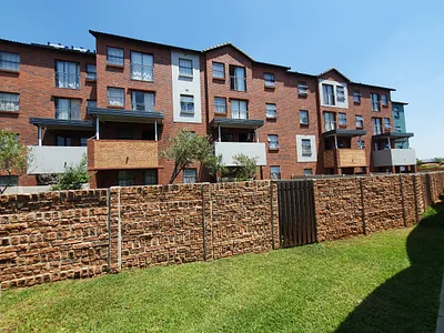 2 Bedroom Apartment For Sale in Pretoria - I0KA.webp