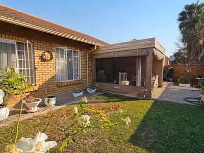2 Bedroom Townhouse For Sale in Pretoria - wzed.webp