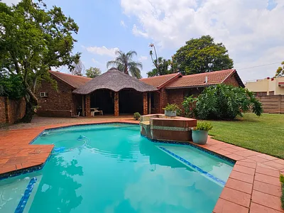 4 Bedroom House For Sale in Pretoria - img