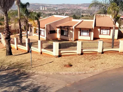 5 Bedroom House For Sale in Pretoria - lvw0.webp