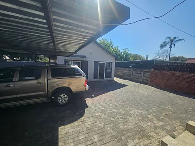 3 Bedroom House For Sale in Pretoria - rKj1.webp