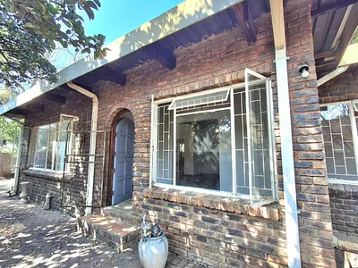 7 Bedroom House For Sale in Pretoria - aeBt.webp