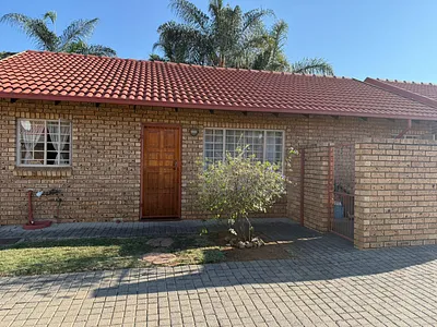 2 Bedroom Townhouse To Rent in Pretoria - 2fkI.webp