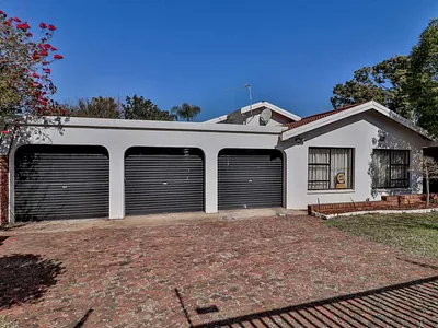 4 Bedroom House To Rent in Pretoria - 8y9J.webp