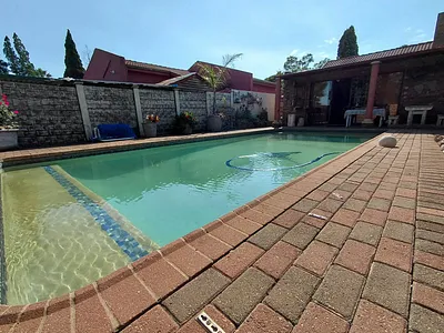 4 Bedroom House For Sale in Centurion - 8UCg.webp