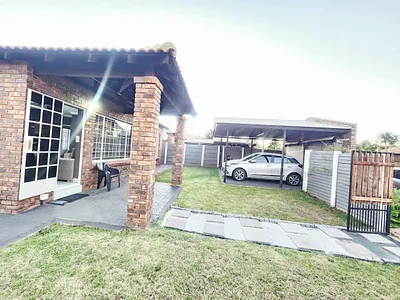 2 Bedroom Townhouse For Sale in Pretoria - img