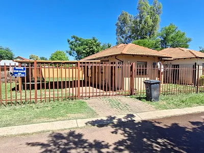 2 Bedroom House For Sale in Pretoria - img