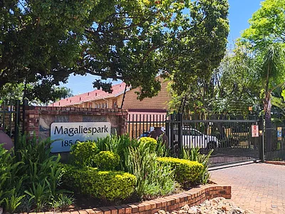 3 Bedroom Apartment For Sale in Pretoria - img