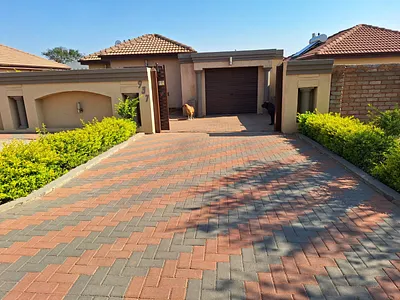 3 Bedroom House To Rent in Kirkney, Pretoria - 8bCZ.webp