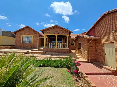 4 Bedroom House To Rent in Danville, Pretoria - ahZn.webp