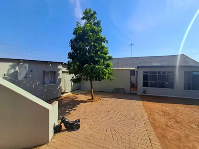4 Bedroom House To Rent in Danville, Pretoria - 648Z.webp