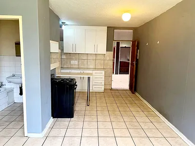 Apartment For Sale in Mayville, Pretoria - xvmO.webp