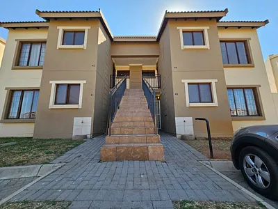 2 Bedroom Apartment For Sale in Pretoria - gOKd.webp