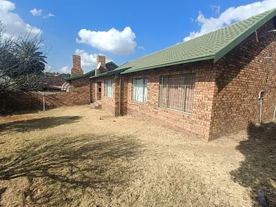 2 Bedroom Townhouse For Sale in Centurion - ofO5.webp
