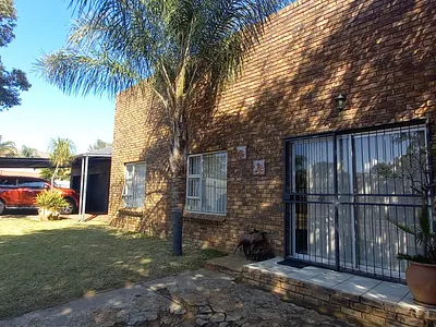 6 Bedroom House For Sale in Pretoria - 5cDn.webp
