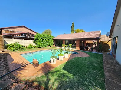 8 Bedroom House For Sale in Pretoria - 6T6W.webp