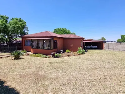 3 Bedroom House For Sale in Pretoria - 1Azj.webp