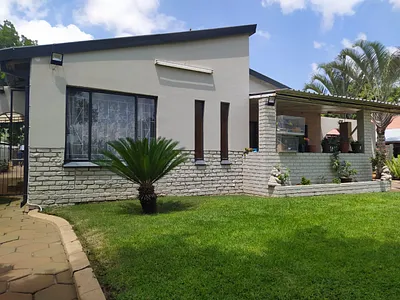 4 Bedroom House For Sale in Pretoria - img
