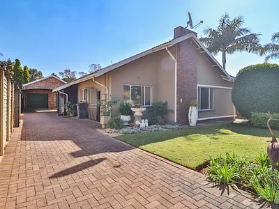3 Bedroom House For Sale in Pretoria - 8kRc.webp