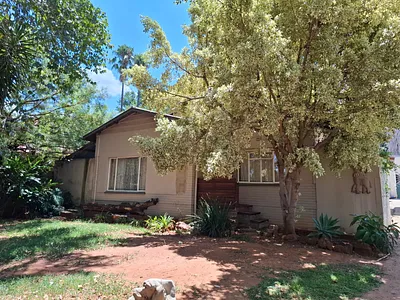 5 Bedroom House For Sale in Pretoria - ZcBW.webp
