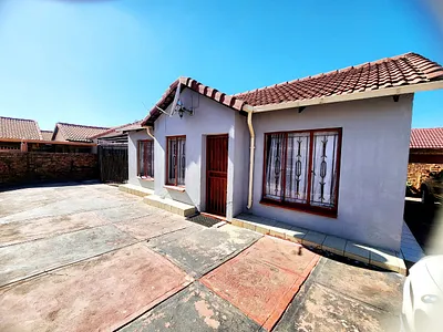 3 Bedroom House For Sale in Pretoria - uptX.webp