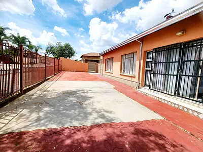 3 Bedroom House For Sale in Pretoria - is7l.webp