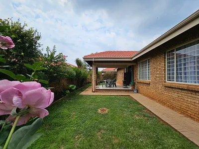 2 Bedroom Townhouse For Sale in Pretoria - pvjq.webp