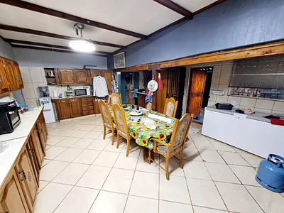 4 Bedroom House For Sale in Pretoria - 4jFq.webp