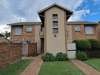 2 Bedroom Townhouse For Sale in Pretoria - dsmv.webp