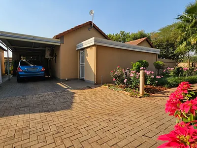 3 Bedroom Townhouse For Sale in Pretoria - 0Tpp.webp