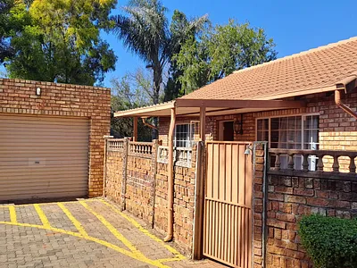 2 Bedroom Townhouse For Sale in Pretoria - pVWP.webp