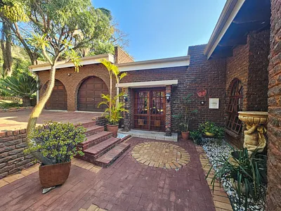 3 Bedroom House For Sale in Pretoria - HM3Y.webp
