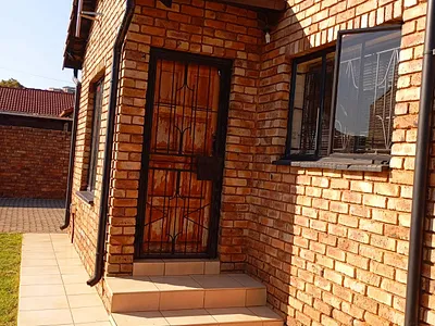 2 Bedroom House To Rent in Pretoria - dBgU.webp