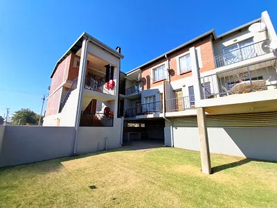 2 Bedroom Apartment For Sale in Pretoria - WJbU.webp