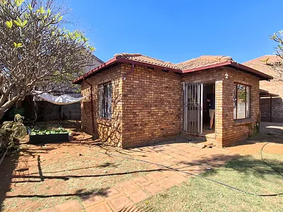 2 Bedroom House For Sale in Pretoria - 6ucg.webp