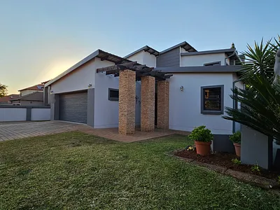 4 Bedroom House For Sale in Pretoria - eWj1.webp