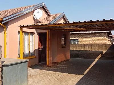 2 Bedroom House For Sale in Soshanguve - KyNT.webp