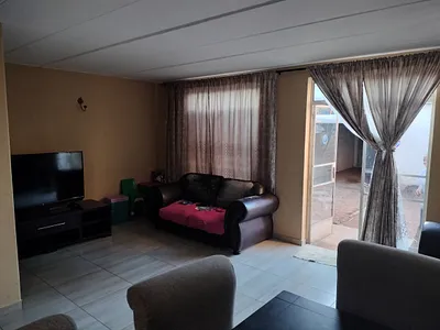 3 Bedroom Apartment For Sale in Pretoria - gJJg.webp