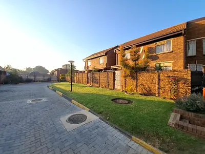 2 Bedroom Apartment For Sale in Pretoria - GqLq.webp