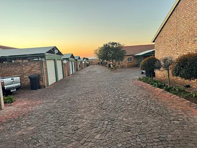 3 Bedroom Townhouse To Rent in Pretoria - T8Zw.webp